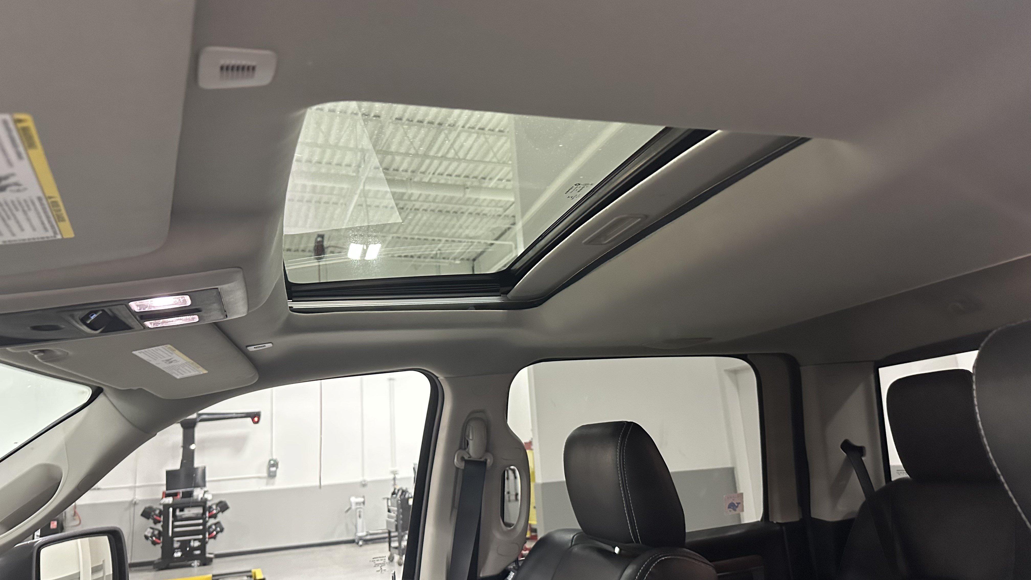 Used 2018 RAM 1500 Laramie w/ Convenience Group AWD/4WD image 29