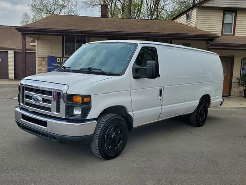 Used 2014 Ford E-150 and Econoline 150 Extended w/ Interior Upgrade Package RWD image 2