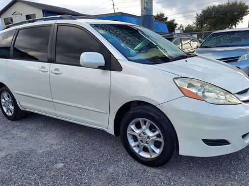 Used 2006 Toyota Sienna XLE Limited image 3