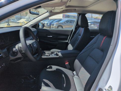 New 2026 Nissan Sentra SR w/ SR Premium Package FWD image 12