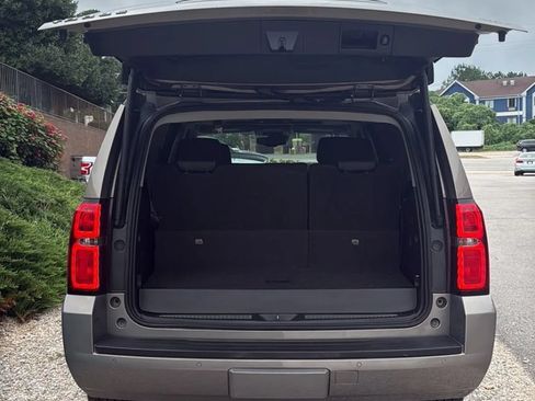 Used 2018 Chevrolet Tahoe LT RWD image 9