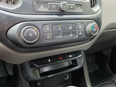 Used 2018 Chevrolet Colorado W/T RWD image 27