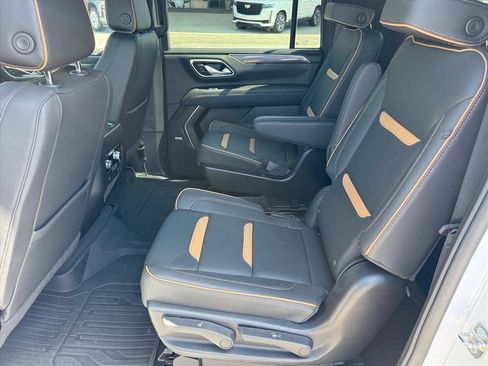 Used 2023 GMC Yukon XL AT4 w/ Technology Package AWD/4WD image 14