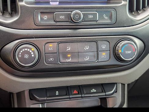 Used 2022 Chevrolet Colorado W/T RWD image 17