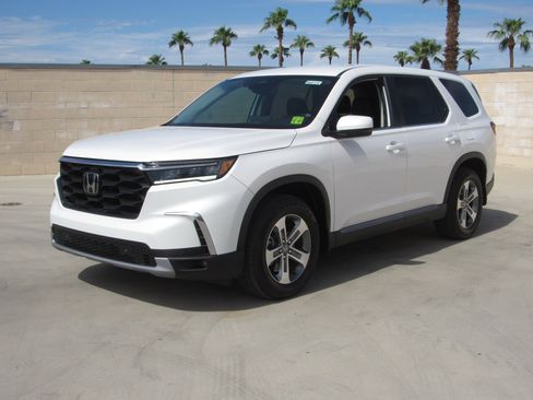 Certified 2025 Honda Pilot EX-L image 1