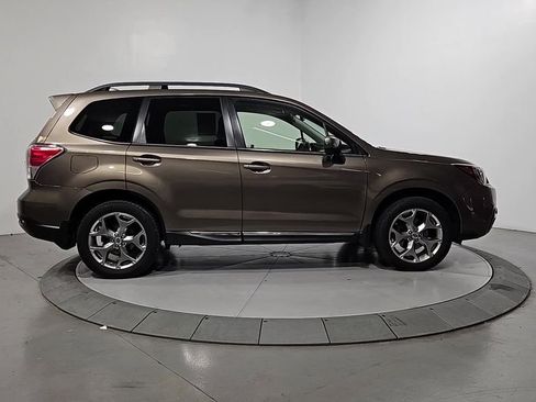 Used 2017 Subaru Forester 2.5i Touring w/ Popular Package #2 image 7
