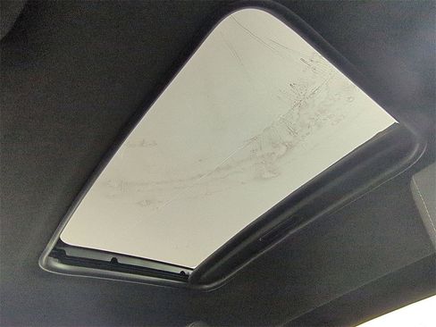 Used 2018 Chevrolet Camaro LT image 18