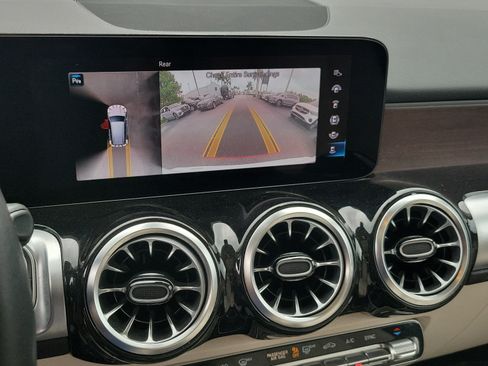 Certified 2023 Mercedes-Benz GLB 250 image 28