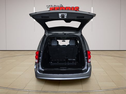 Used 2018 Dodge Grand Caravan GT FWD image 9