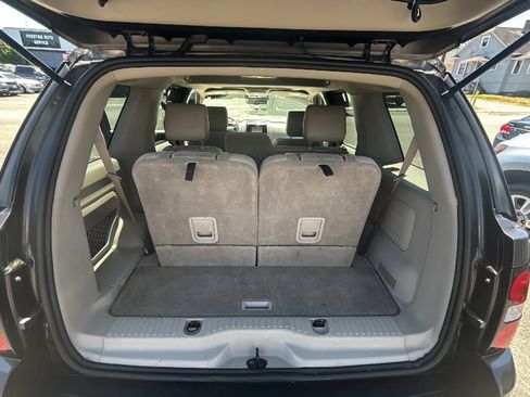 Used 2006 Ford Explorer XLT AWD/4WD image 18
