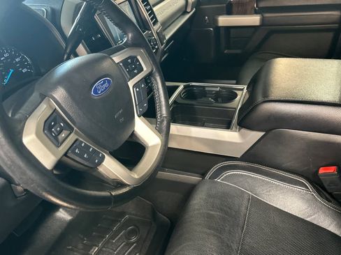 Used 2019 Ford F250 Lariat w/ Lariat Value Package image 12