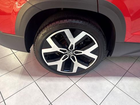 Used 2023 Volkswagen Taos SEL image 34