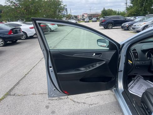 Used 2012 Hyundai Sonata SE FWD image 11