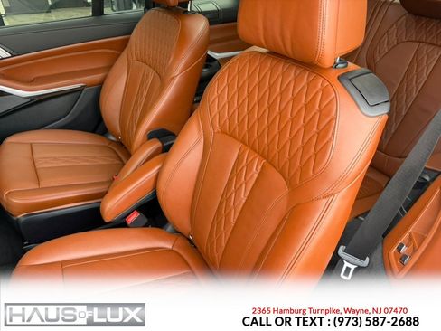 Used 2021 BMW X7 M50i AWD/4WD image 19