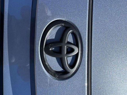 Used 2025 Toyota Corolla SE FWD image 12