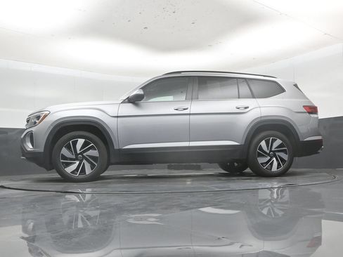 Used 2025 Volkswagen Atlas SE FWD image 53