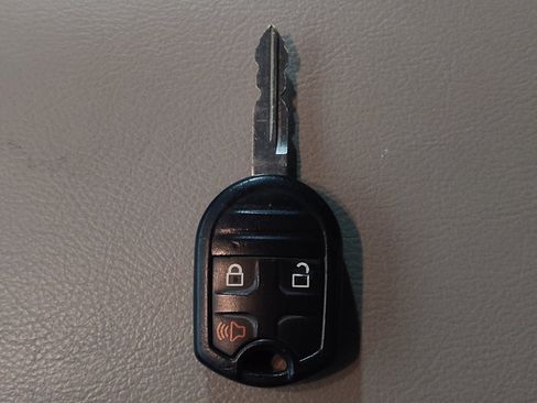 Used 2013 Ford Edge SE image 32