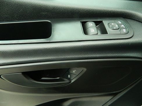 Used 2022 Mercedes-Benz Sprinter 2500 image 18