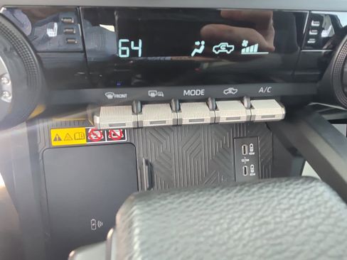 Used 2024 Toyota Tacoma TRD Sport w/ TRD Sport Upgrade Package image 53