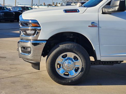 New 2026 RAM 2500 Tradesman w/ Chrome Appearance Group image 10