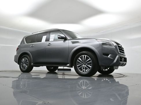 Used 2024 Nissan Armada SL image 4