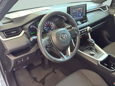 Used 2022 Toyota RAV4 SE AWD/4WD image 13