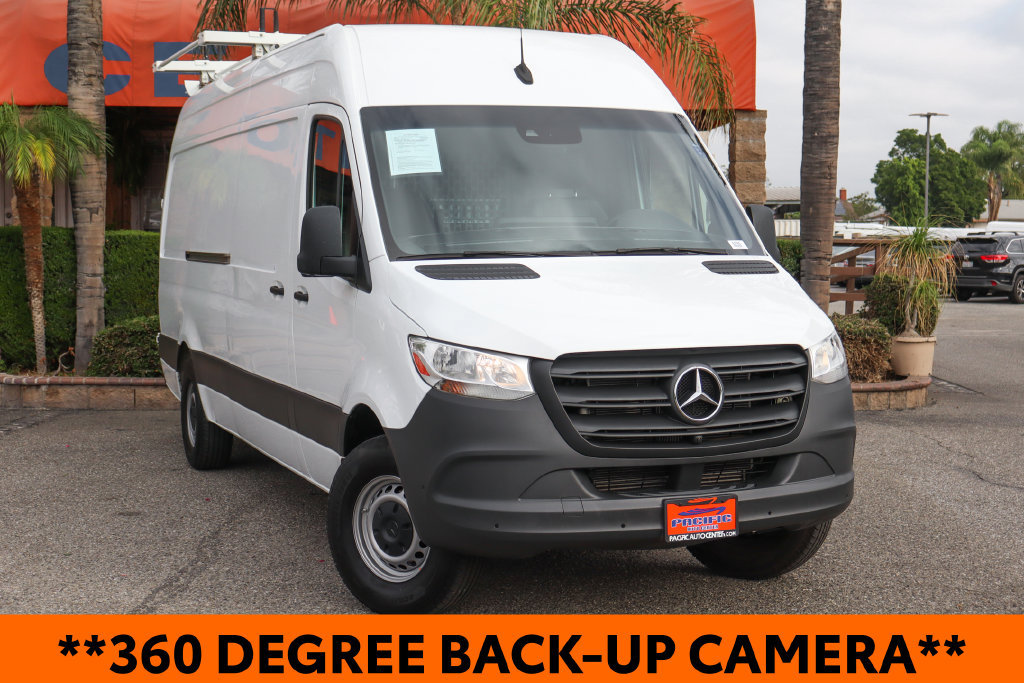 Used 2023 Mercedes-Benz Sprinter 2500 image 2