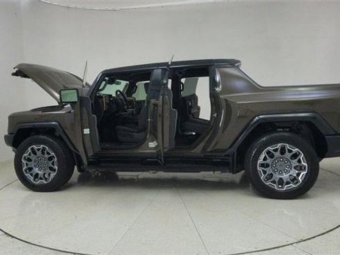 Used 2024 GMC Hummer EV 3X w/ LPO, Illumination Package image 72