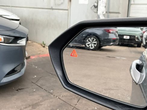 Used 2025 Hyundai Elantra SEL image 20