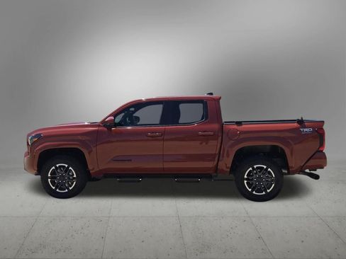 Used 2025 Toyota Tacoma TRD Sport AWD/4WD image 3
