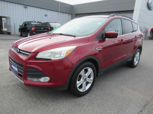 Used 2016 Ford Escape SE w/ Equipment Group 201A FWD image 1