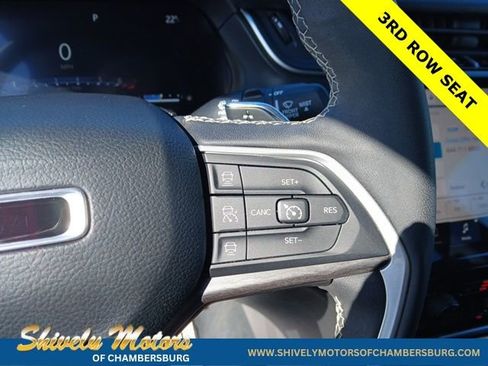 Used 2023 Jeep Grand Cherokee L Limited image 39