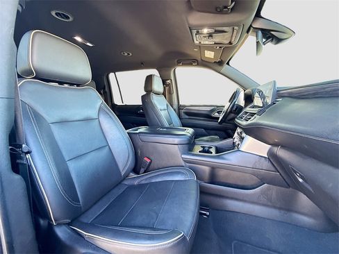 Used 2021 GMC Yukon XL SLT image 32