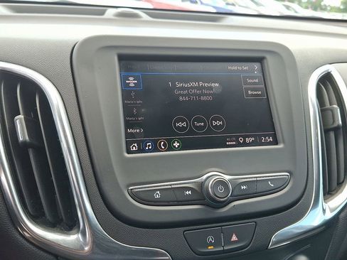 Used 2022 Chevrolet Equinox LT image 17