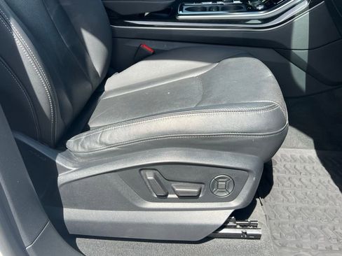 Used 2021 Audi Q8 Prestige w/ Prestige Package AWD/4WD image 16