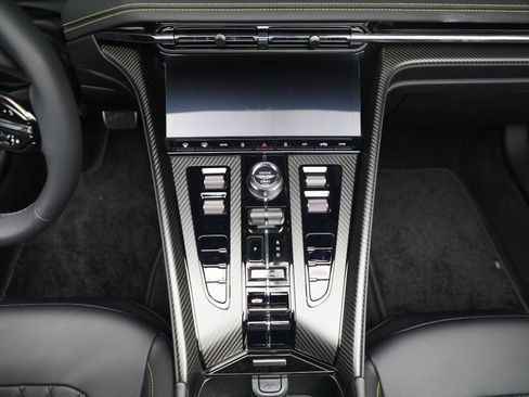 New 2026 Aston Martin DB12 Convertible image 33