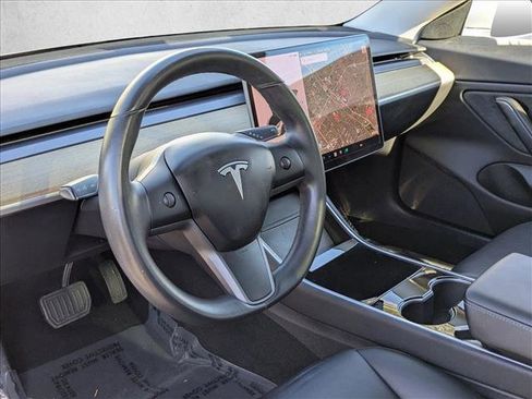 Used 2018 Tesla Model 3 Long Range image 10