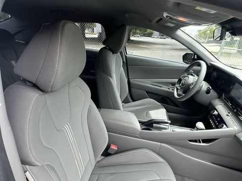 Used 2024 Hyundai Elantra SEL FWD image 14