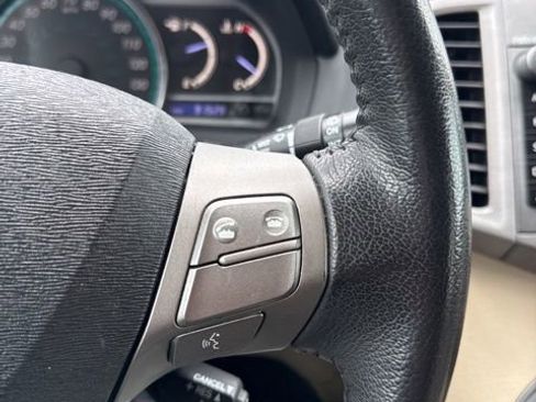 Used 2012 Toyota Venza Limited image 23