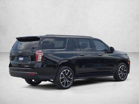 Used 2022 Chevrolet Suburban RST RWD image 5