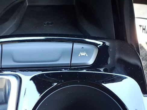 New 2026 Chevrolet Trax RS w/ Sunroof Package image 14