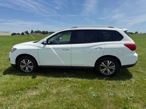 Used 2020 Nissan Pathfinder SL FWD image 8