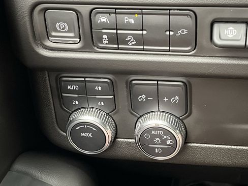 Certified 2021 GMC Yukon XL AT4 w/ Technology Package AWD/4WD image 18