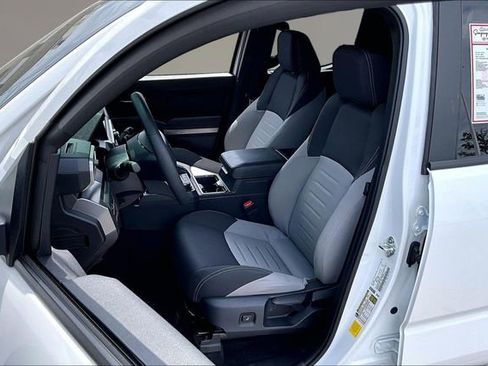 Used 2025 Toyota Tacoma TRD Off-Road image 18