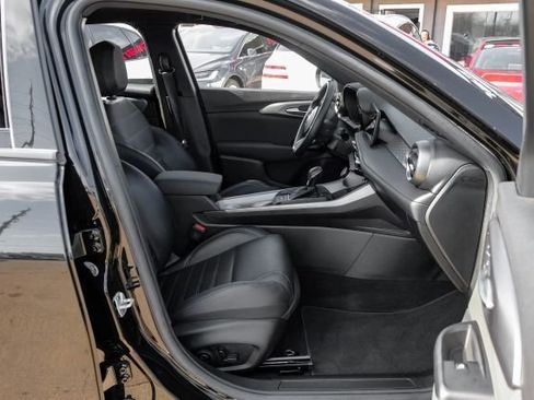 Used 2024 Alfa Romeo Tonale Ti w/ Premium Interior Package image 41