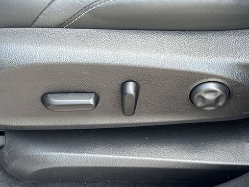 Used 2017 Buick Envision Essence FWD image 16
