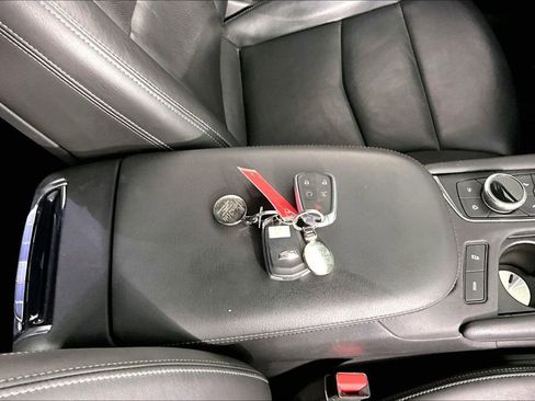 Used 2020 Cadillac XT6 Premium Luxury FWD image 29