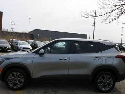 Used 2024 Kia Seltos LX AWD/4WD image 6