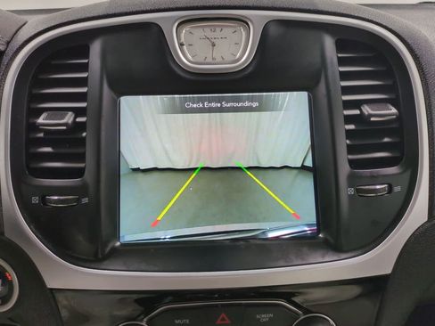 Certified 2023 Chrysler 300 Touring image 28