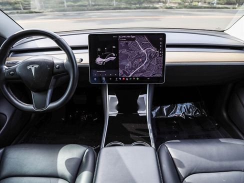 Used 2018 Tesla Model 3 Long Range RWD image 18